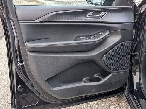 Certified 2024 Jeep Grand Cherokee Altitude image 15