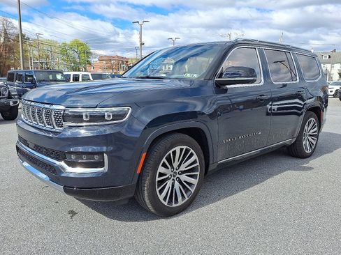 Used 2024 Jeep Grand Wagoneer Series III image 3