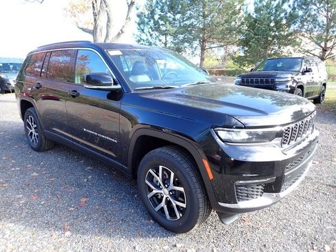 New 2025 Jeep Grand Cherokee L Limited w/ Luxury Tech Group II image 8