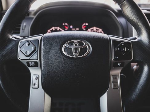 Used 2022 Toyota 4Runner SR5 Premium image 15