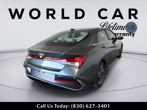 Used 2025 Hyundai Elantra Limited FWD image 3