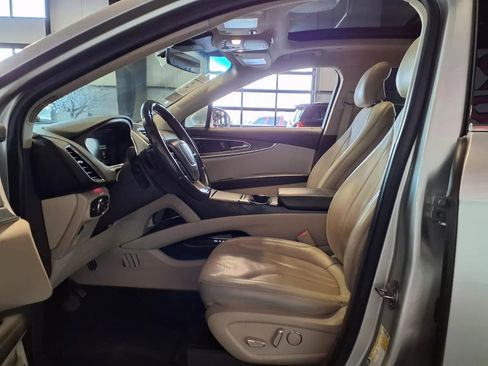 Used 2019 Lincoln Nautilus Reserve AWD/4WD image 18