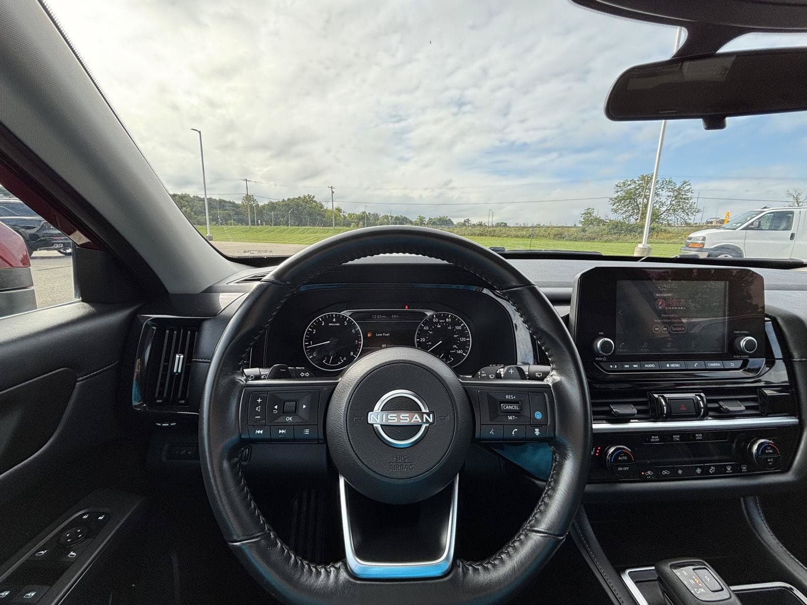 Used 2024 Nissan Pathfinder SV w/ Lighting Package (N92) AWD/4WD image 27