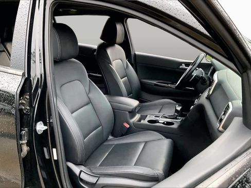 Used 2021 Kia Sportage S w/ S AWD Premium Package image 9