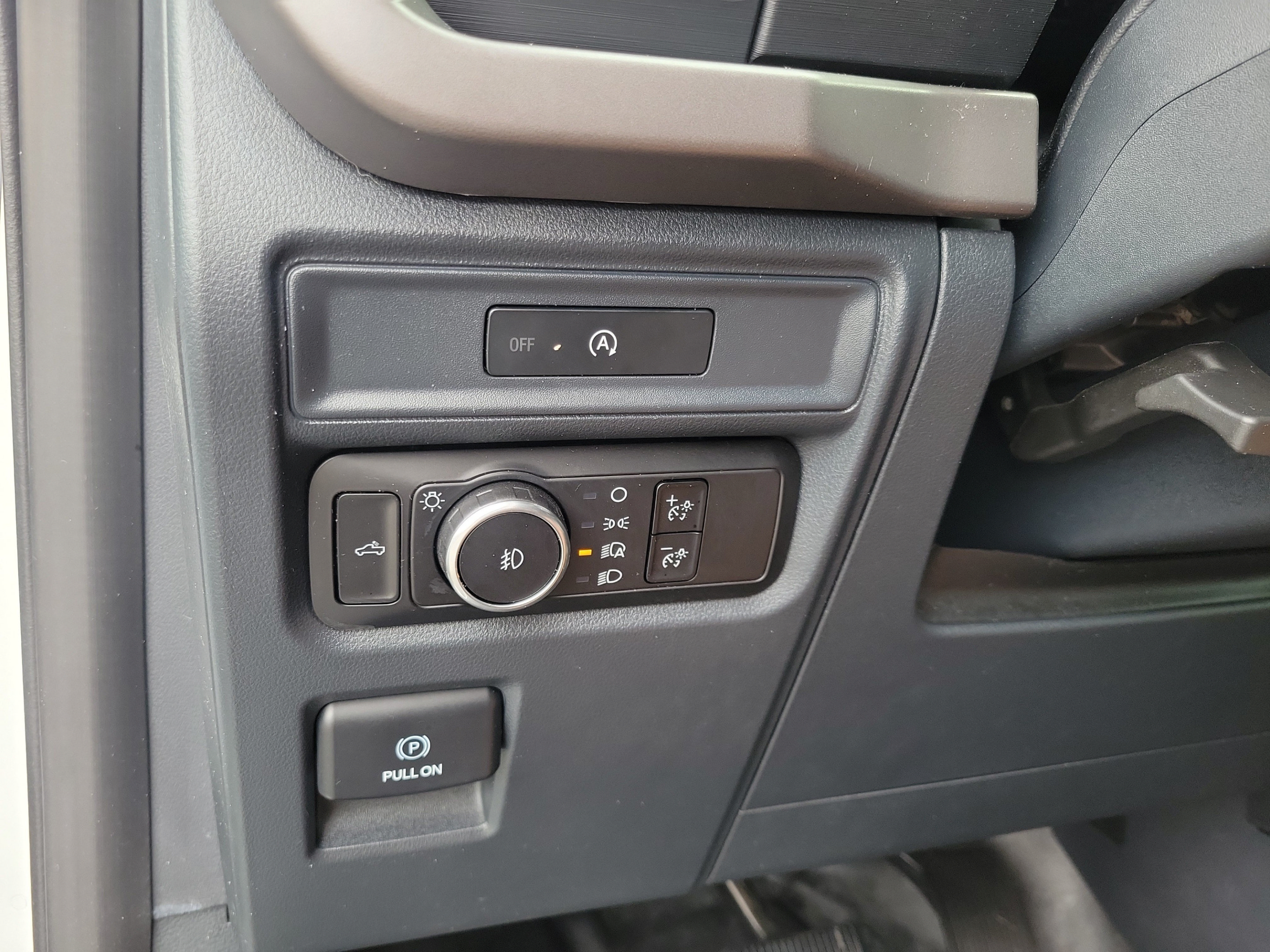 Used 2025 Ford F150 XL w/ Equipment Group 103A High AWD/4WD image 19