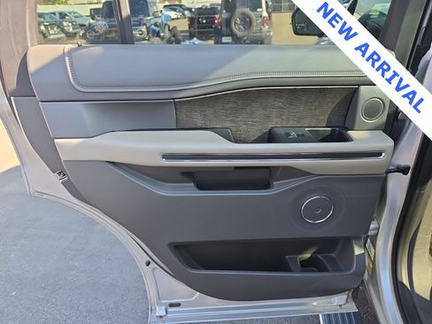 Used 2018 Ford Expedition Limited w/ Equipment Group 302A image 34