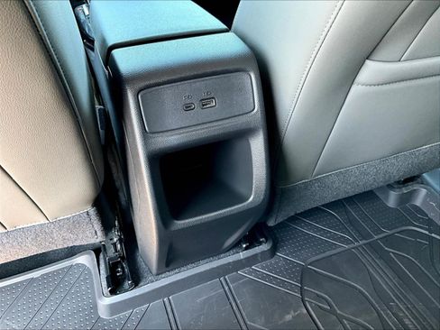 Used 2024 Chevrolet Trax ACTIV w/ Sunroof Package FWD image 10