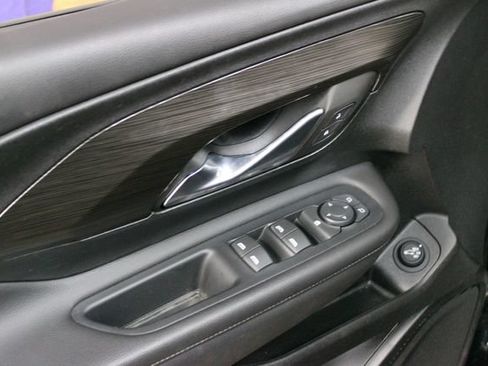 Used 2023 GMC Terrain SLE w/ Driver Convenience Package FWD image 13