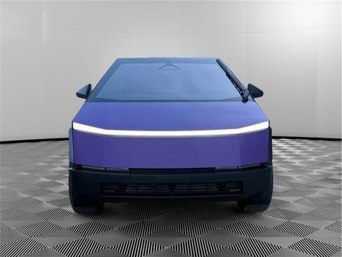 Used 2025 Tesla Cybertruck AWD Crew Cab image 8