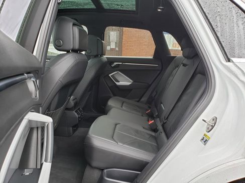 Used 2023 Audi Q3 2.0T Premium w/ Convenience Package image 11