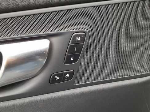 Certified 2023 Volvo XC60 B5 Plus w/ Climate Package image 13