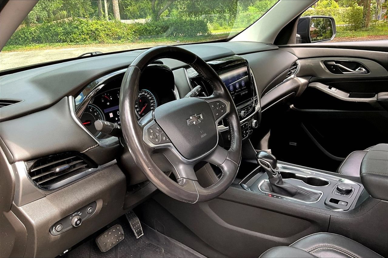 Used 2021 Chevrolet Traverse RS AWD/4WD image 14