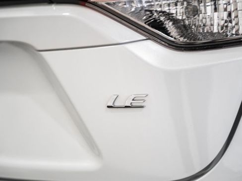 Used 2024 Toyota Corolla LE image 6