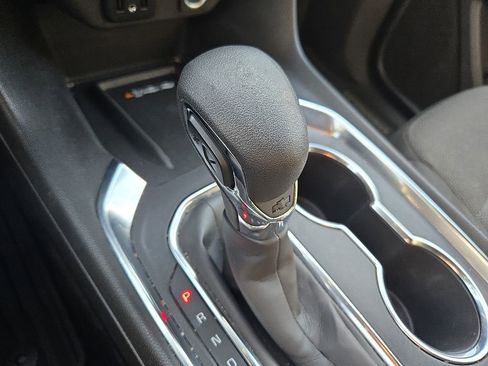 Used 2023 Chevrolet Traverse LT image 20