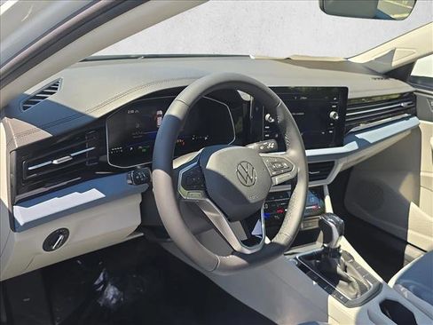 New 2026 Volkswagen Jetta SE FWD image 7