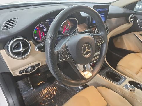 Used 2018 Mercedes-Benz GLA 250 image 24