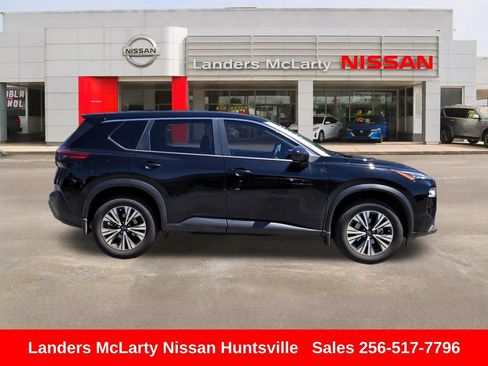 Used 2023 Nissan Rogue SV FWD image 2