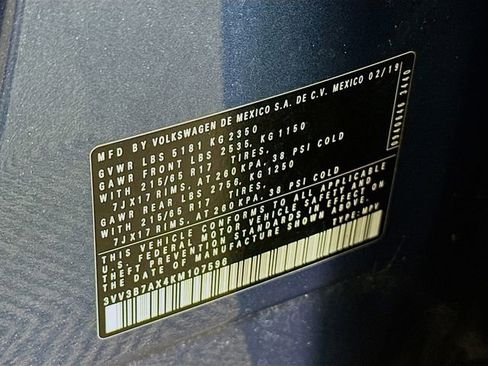 Used 2019 Volkswagen Tiguan SE w/ Panoramic Sunroof Package image 32