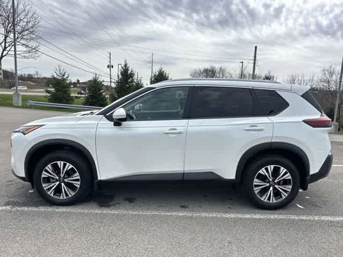 Used 2023 Nissan Rogue SV w/ SV Premium B Package image 2