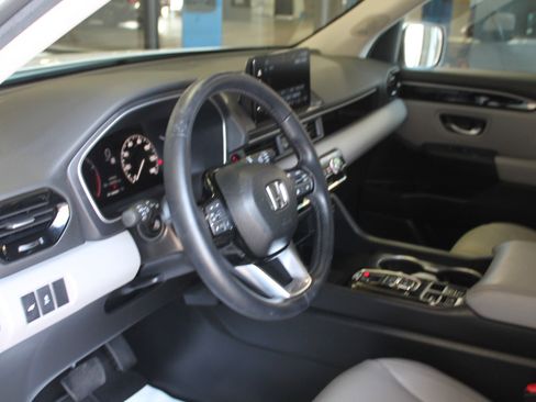 Used 2025 Honda Pilot Touring image 16