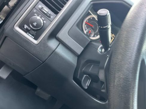 Used 2017 RAM 1500 Express AWD/4WD image 26