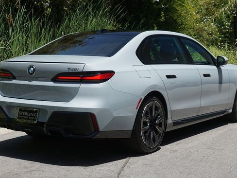 New 2025 BMW 740i image 5