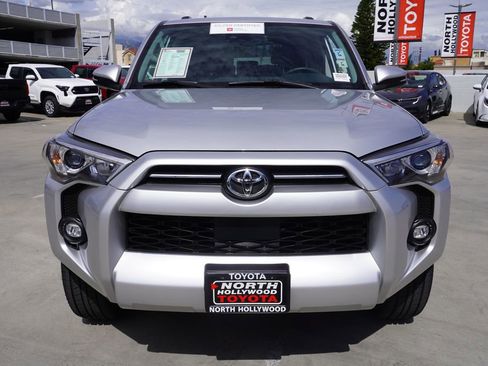 Certified 2022 Toyota 4Runner SR5 Premium w/ Moonroof Package AWD/4WD image 2