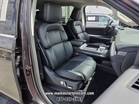 New 2027 Lincoln Navigator Premiere RWD image 14