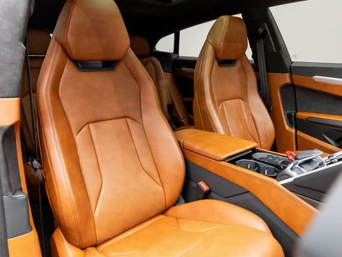 Used 2022 Lamborghini Urus image 15