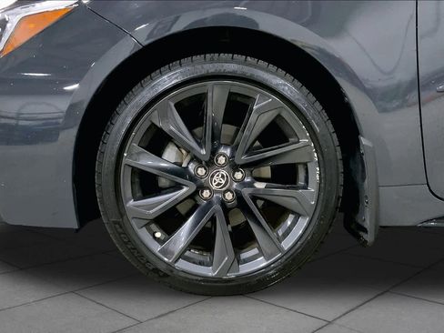 Used 2025 Toyota Corolla SE w/ Convenience Package FWD image 11
