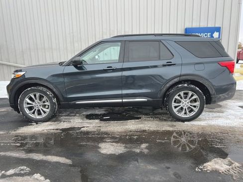 Used 2023 Ford Explorer XLT w/ Equipment Group 202A image 6