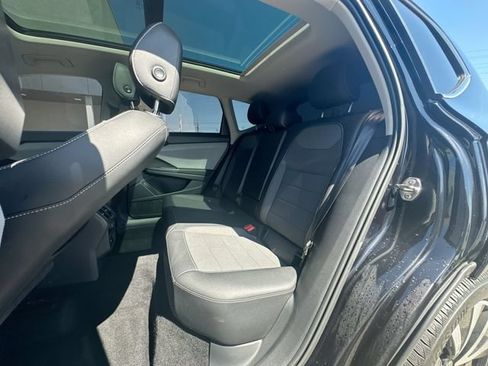 Used 2023 Volkswagen Taos SE w/ Panoramic Sunroof Package AWD/4WD image 24