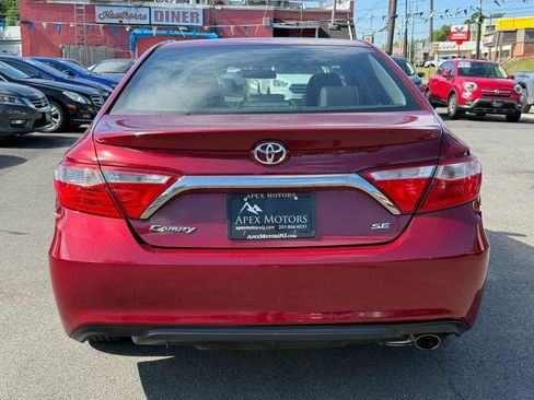 Used 2017 Toyota Camry SE FWD image 9