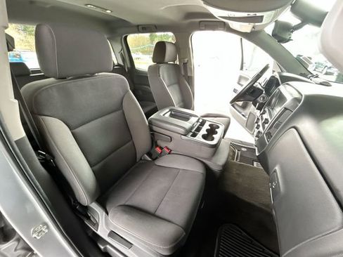 Used 2018 Chevrolet Silverado 1500 LT w/ LT Eassist Package image 26