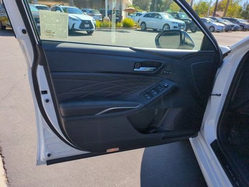 Used 2021 Toyota Avalon Limited w/ Advanced Safety Package FWD image 14