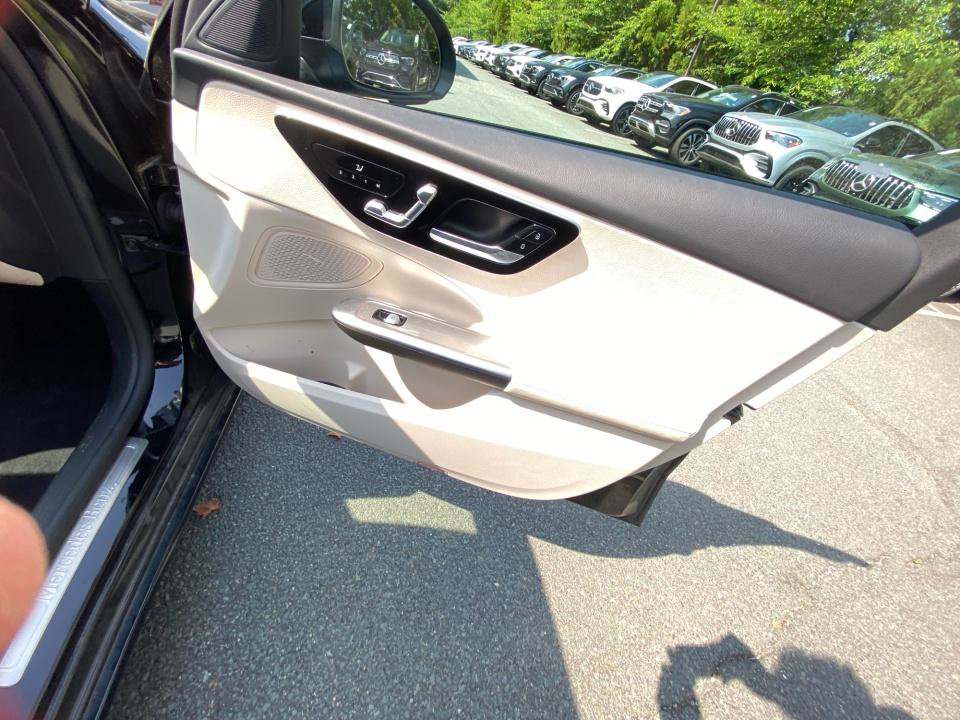 Used 2023 Mercedes-Benz C 300 4MATIC Sedan image 31