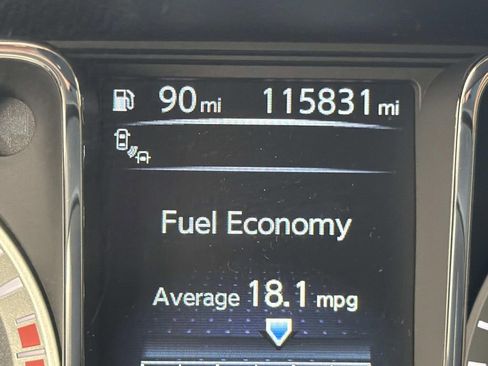 Used 2017 Nissan Titan SV image 17