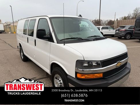 Used 2024 Chevrolet Express 2500 w/ Driver Convenience Package image 16