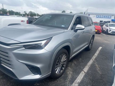 Used 2024 Lexus TX 350 FWD w/ Cold Weather Package image 4