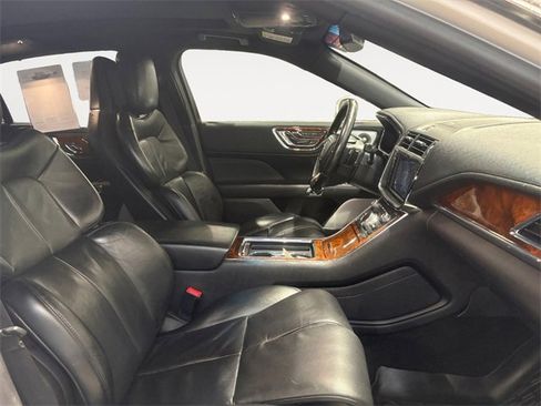 Used 2017 Lincoln Continental Reserve w/ Luxury Package image 13