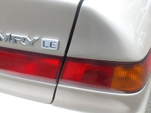 Used 1998 Toyota Camry LE image 39