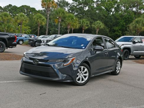 Certified 2025 Toyota Corolla LE w/ Convenience Package FWD image 6