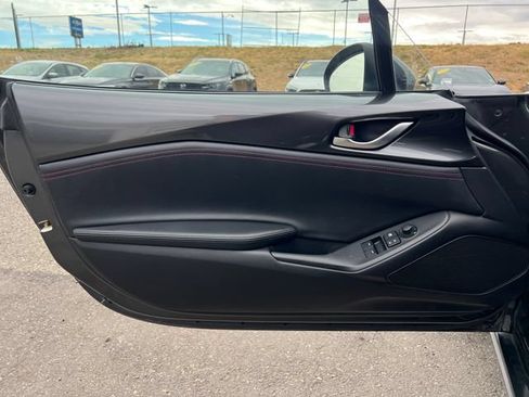 Used 2019 MAZDA MX-5 Miata RF Grand Touring RWD image 18