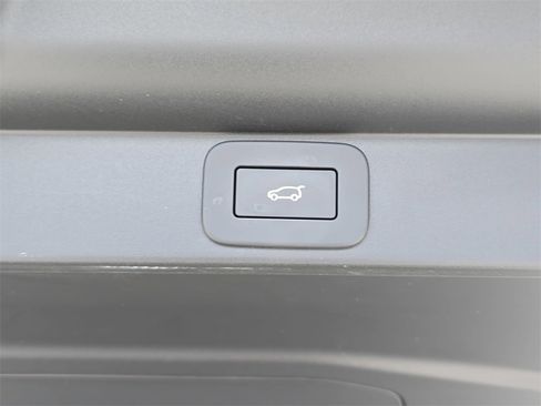 Certified 2024 Land Rover Range Rover Long Wheelbase SE image 14