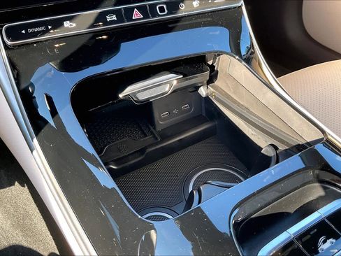 Used 2025 Mercedes-Benz CLE 300 4MATIC Cabriolet image 36