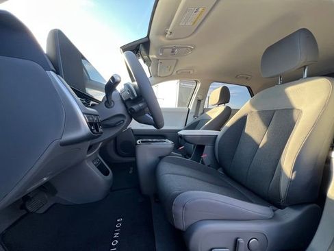 New 2026 Hyundai Ioniq 5 SE image 17