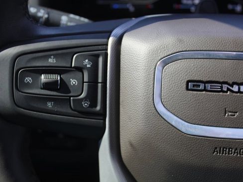 Used 2024 GMC Yukon Denali w/ Advanced Technology Package image 25