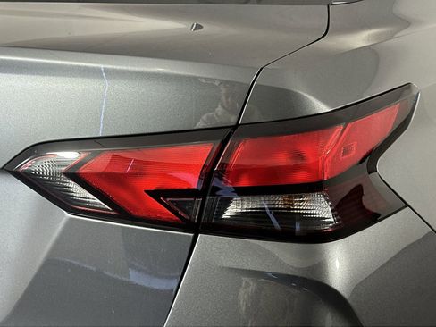 Used 2025 Nissan Versa SV w/ Trunk Package image 29