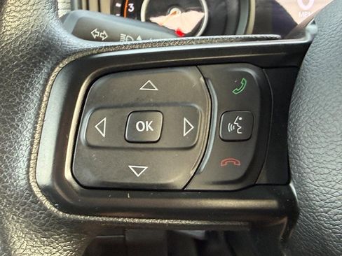 Used 2025 Jeep Gladiator Sport AWD/4WD image 14