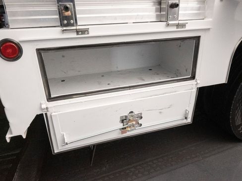 Used 2024 Ford F550 2WD Crew Cab Super Duty w/ XLT Value Package image 35